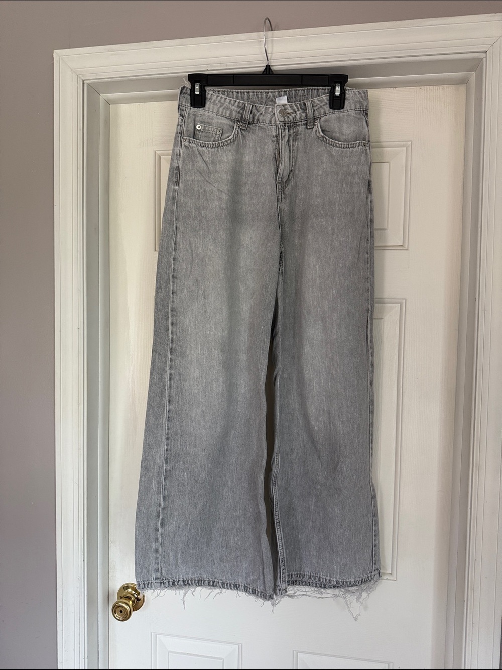 Divided Light Gray Wide-Leg Jeans